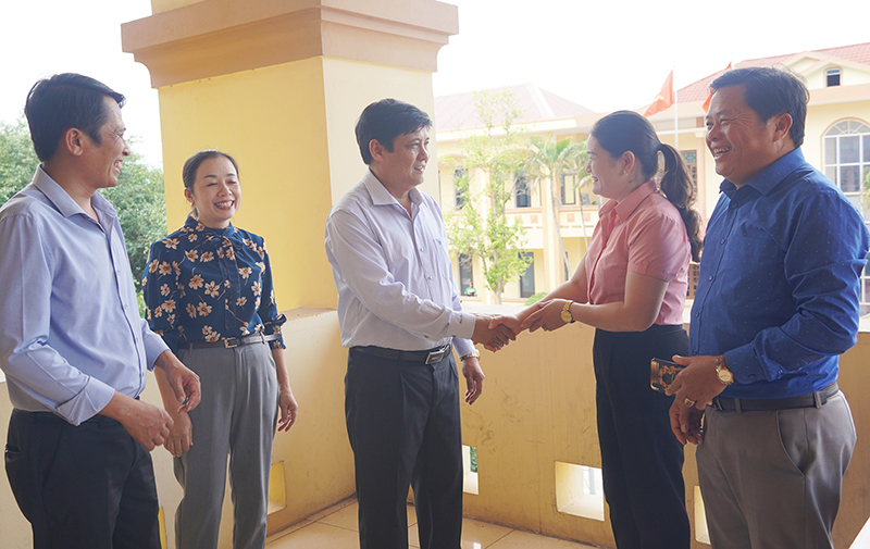 Lãnh đạo huyện Bố Trạch thường xuyên quan tâm, nắm bắt tâm tư, nguyện vọng của cán bộ, đảng viên và quần chúng nhân dân.