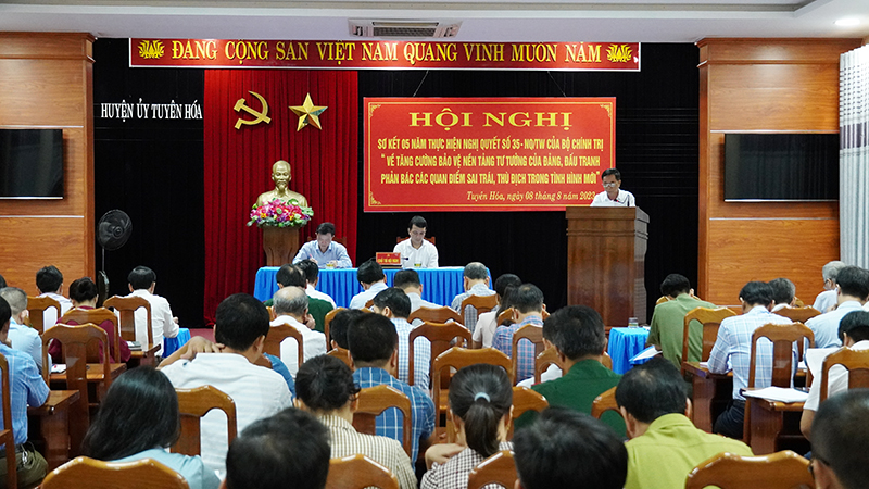 Toàn cảnh hội nghị.