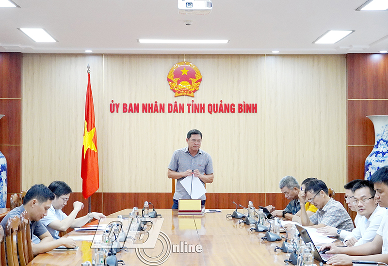 Đại diện lãnh đạo Sở Công thương Quảng Bình báo cáo tình hình thực diện dự án Nhà máy nhiệt điện Quảng Trạch II.