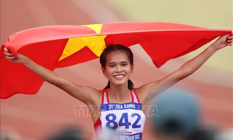  VĐV Phạm Thị Hồng Lệ giành HCV SEA Games 31 cự ly chạy 10.000m. Ảnh:TTXVN