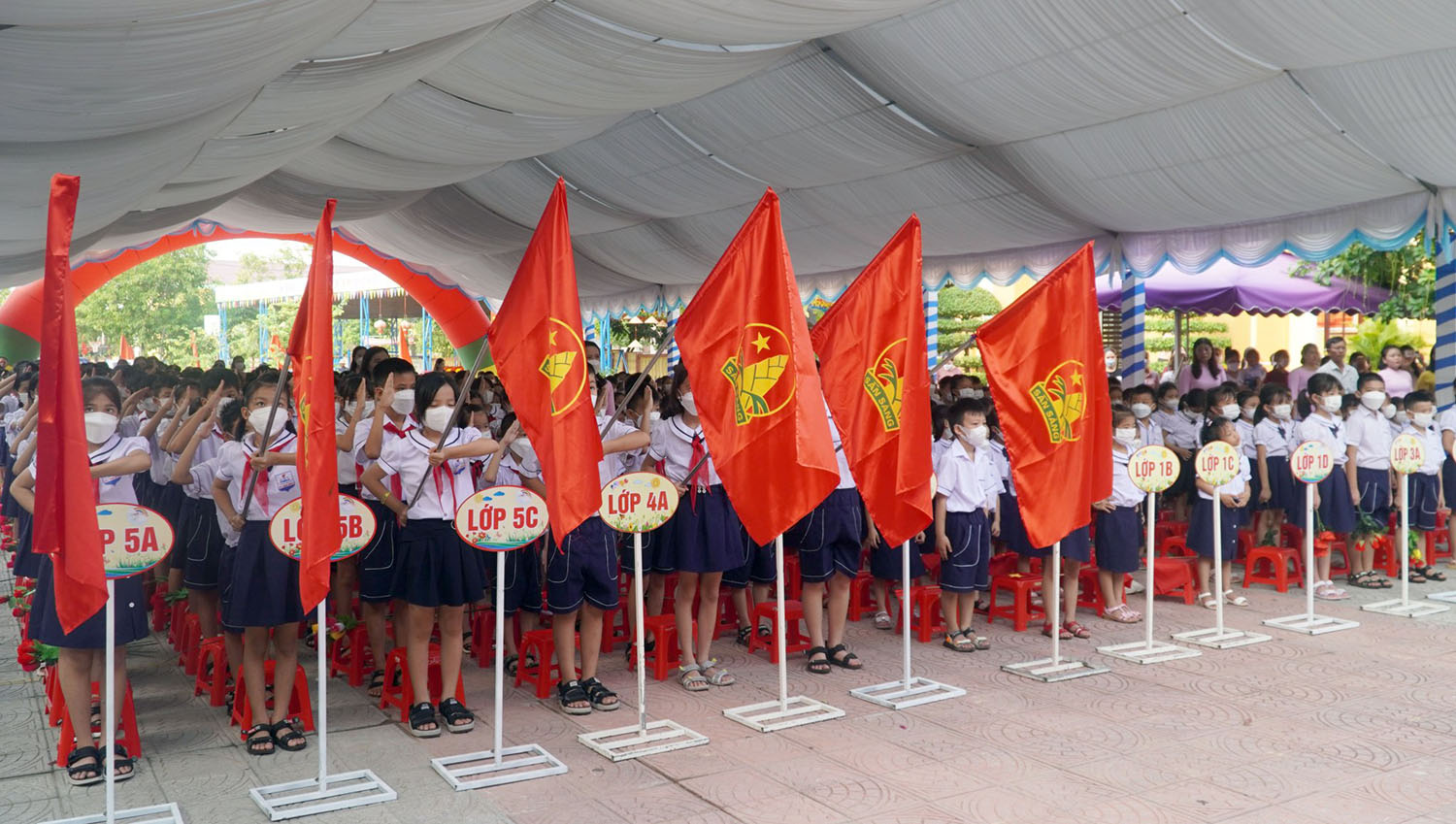 Lễ khai giảng năm học mới 2022-2023 tại Trường tiểu học Đức Ninh Đông (TP. Đồng Hới)