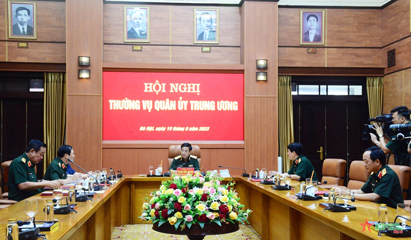  Đại tướng Phan Văn Giang chủ trì Hội nghị Thường vụ Quân ủy Trung ương.  