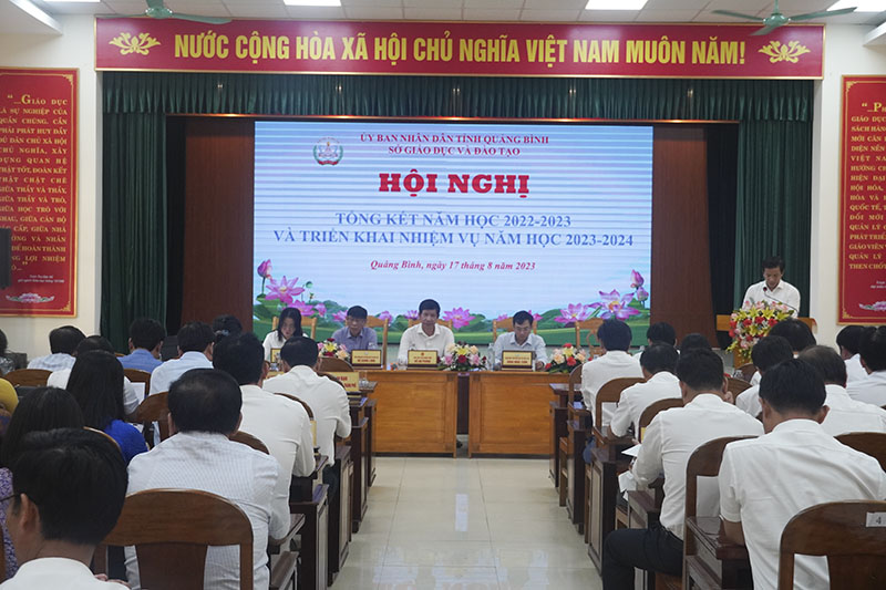 Hội nghị thu hút đông đảo cán bộ quản lý các cấp học, các đơn vị trực thuộc Sở GD-ĐT tham gia.