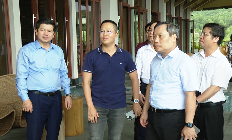 Đồng chí Bí thư Tỉnh ủy Vũ Đại Thắng và đoàn công tác của tỉnh tham quan một số số dự án đầu tư trên địa bàn TP. Phú Quốc, tỉnh Kiên Giang.