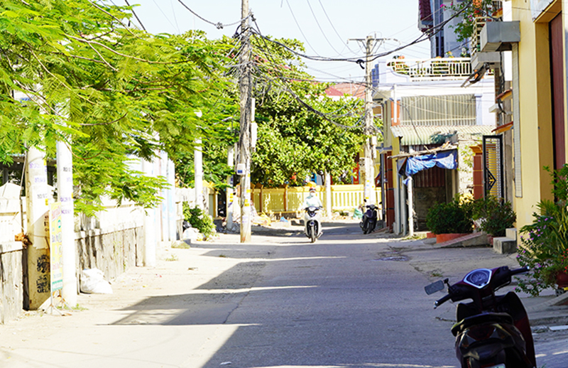 Các trục đường xã Hải Phú (Bố Trạch) được bê tông hóa, tạo thuận lợi cho người dân trong việc đi lại.