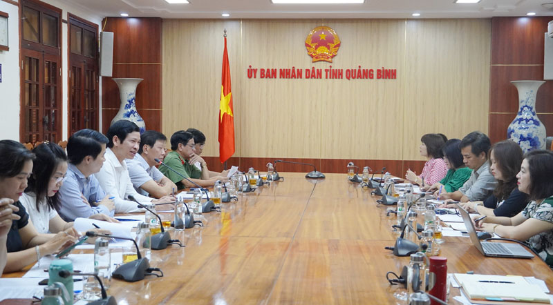 Đồng chí Phó Chủ tịch UBND tỉnh Hồ An Phong chủ trì buổi làm việc với Tổ chức SCI.