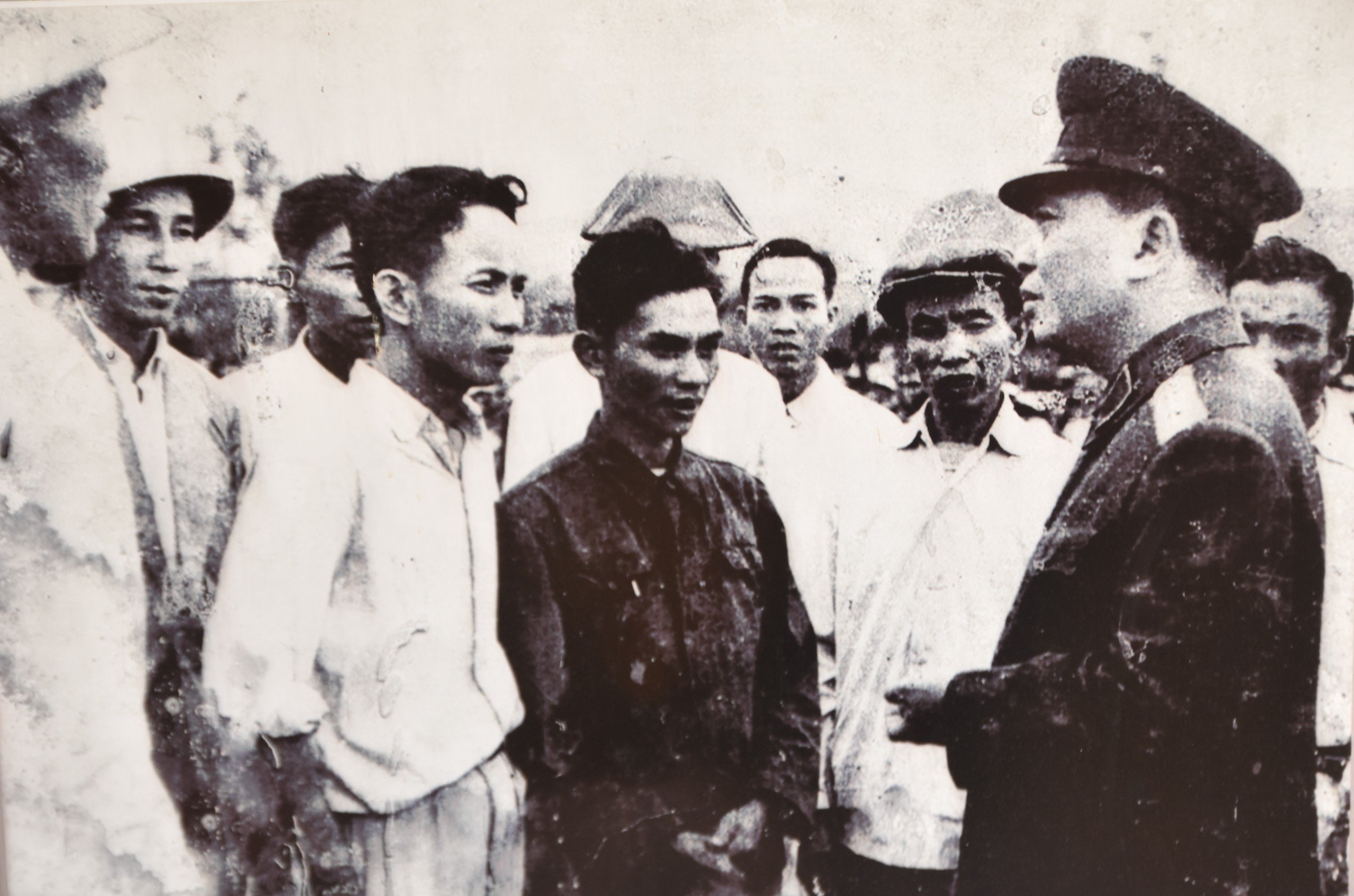 Đại tướng Võ Nguyên Giáp về thăm xã Cảnh Dương năm 1962.