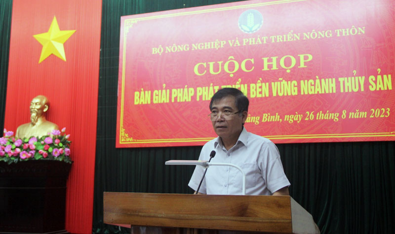 Đồng chí Phó Chủ tịch thường trực UBND tỉnh Đoàn Ngọc Lâm phát biểu tại hội nghị