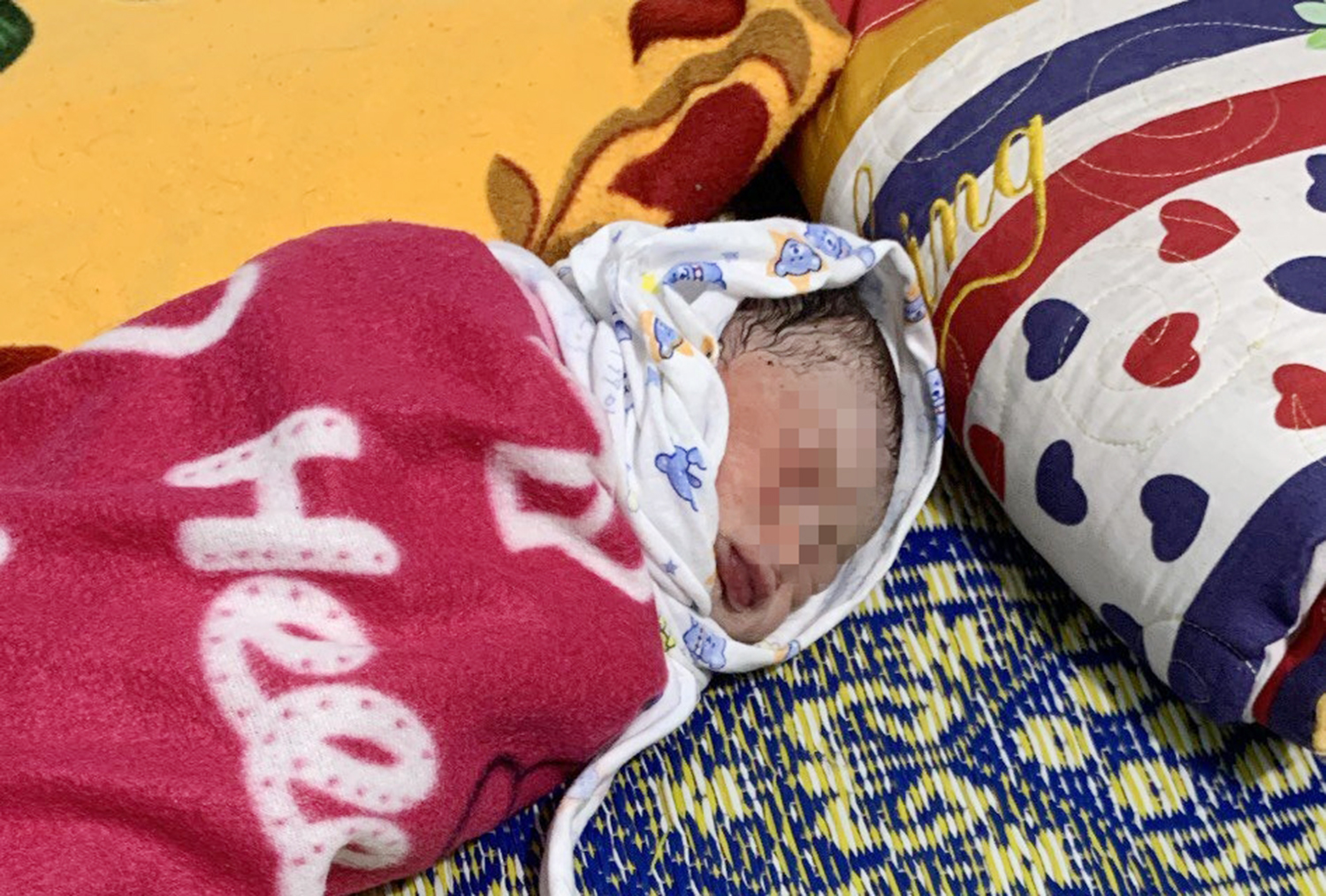 Bố Trạch: Phát hiện trẻ sơ sinh bị bỏ rơi ở xã Nam Trạch