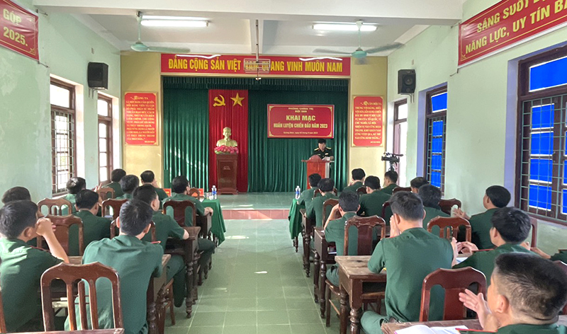 Quang cảnh buổi khai mạc huấn luyện.