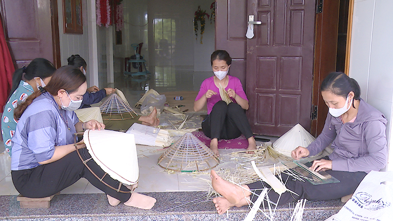 Nón lá truyền thống ở xã Quảng Hải được công nhận sản phẩm OCOP đã góp phần tăng mạnh quy mô đầu ra.
