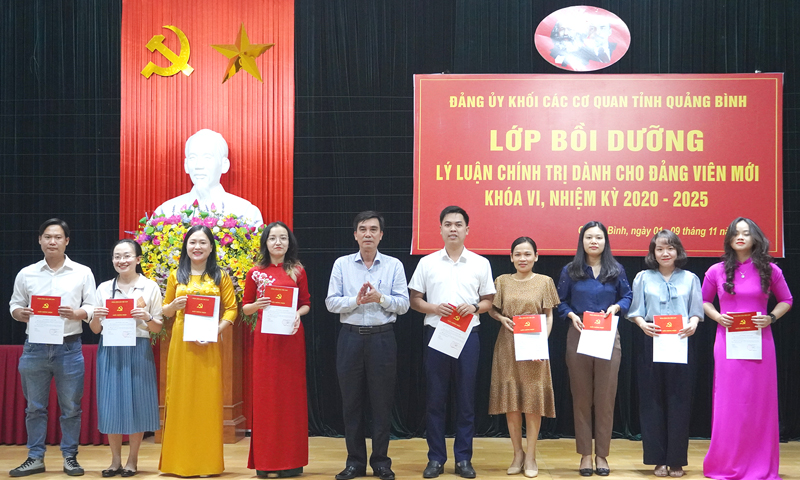 Công tác bồi dưỡng, phát triển đảng viên luôn được Đảng ủy Khối các cơ quan tỉnh quan tâm, thực hiện.