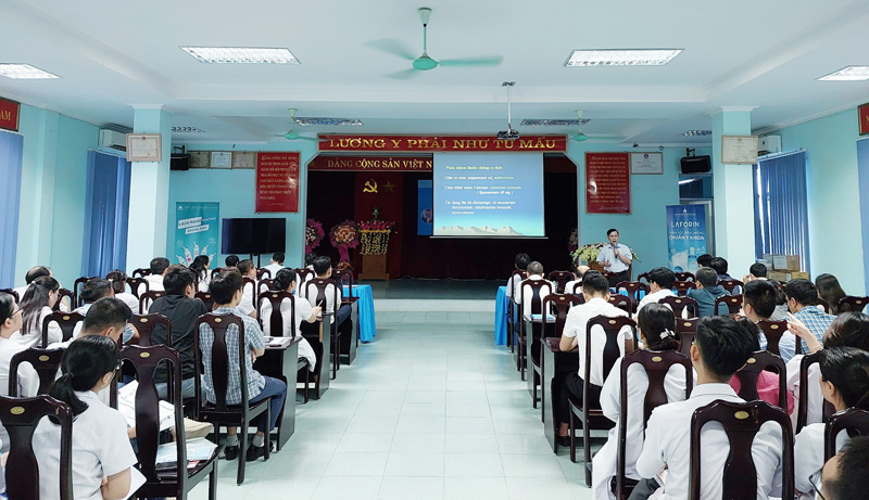 Toàn cảnh hội thảo khoa học nội soi tiêu hóa can thiệp tại Bệnh viện đa khoa Khu vực Bắc Quảng Bình.