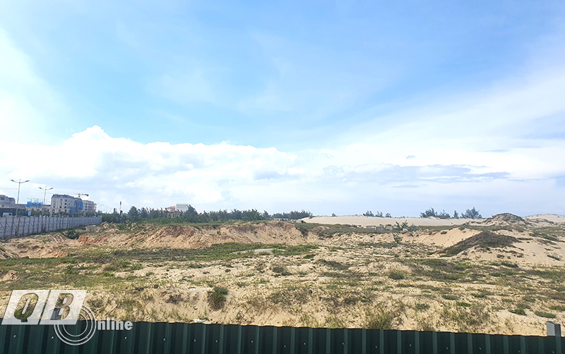 Dự ánKhu Resort Golden City của Công ty CP Golden City chỉ là một bãi đất hoang.