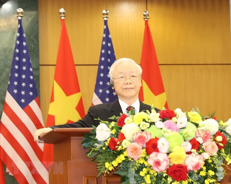   Tổng Bí thư Nguyễn Phú Trọng phát biểu với báo chí trong nước và quốc tế. 