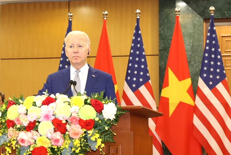   Tổng thống Joe Biden cảm ơn sự tiếp đón nồng ấm và chân tình mà Tổng Bí thư Nguyễn Phú Trọng và phía Việt Nam đã dành cho Đoàn. 