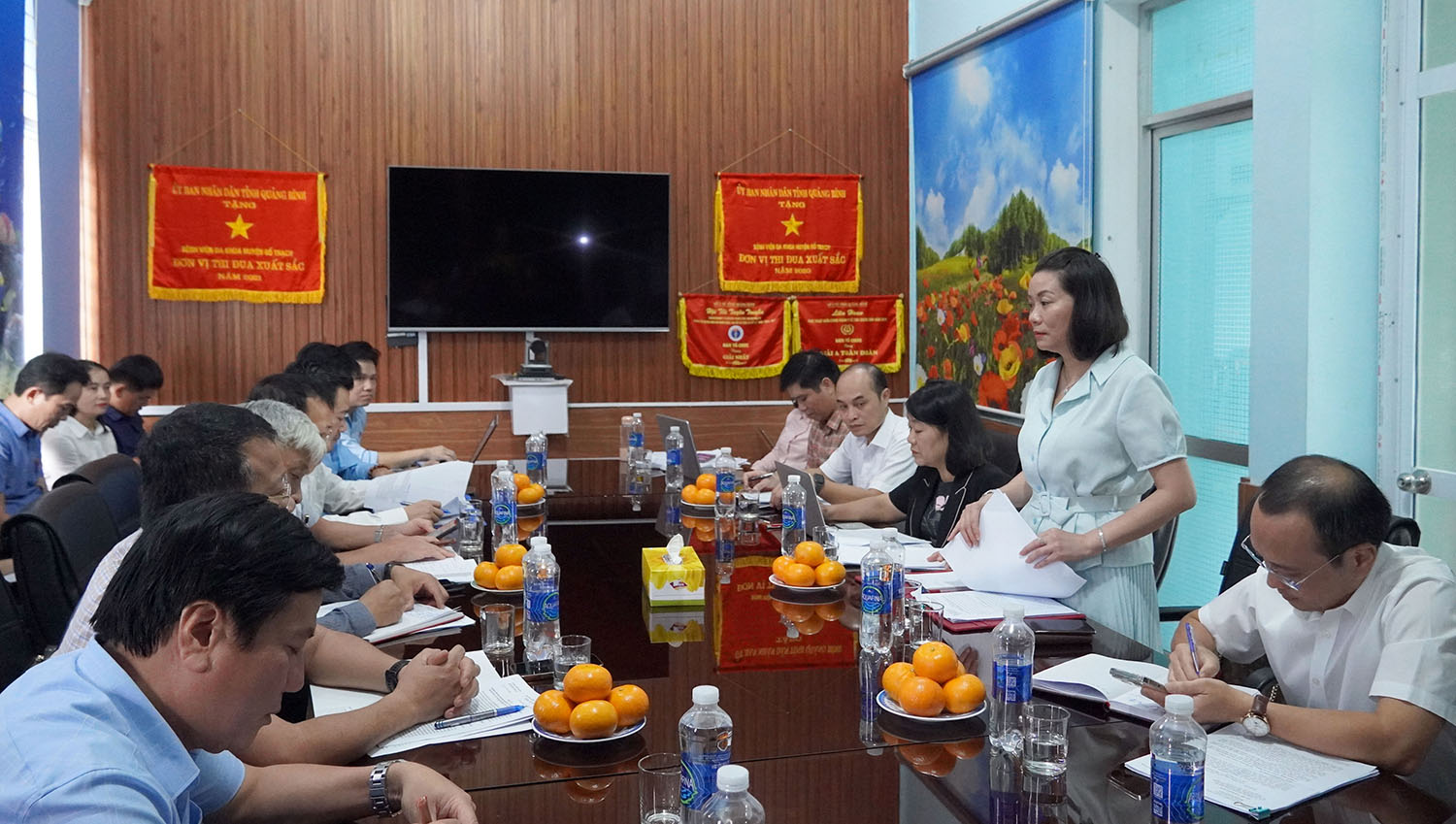 Đồng chí Nguyễn Minh Tâm, Phó trưởng đoàn chuyên trách Đoàn ĐBQH tỉnh phát biểu tại hội nghị