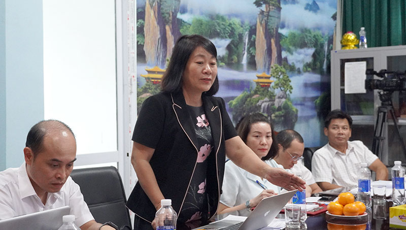  Đại biểu Nguyễn Thị Tuyết Nga thảo luận, đề nghị làm rõ hơn một số nội dung