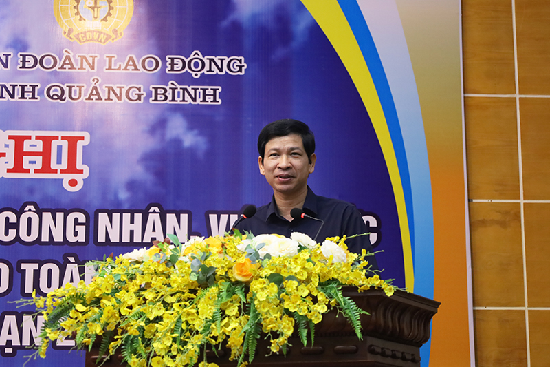 Đồng chí Phó Chủ tịch UBND tỉnh Hồ An Phong phát biểu chỉ đạo tại hội nghị.