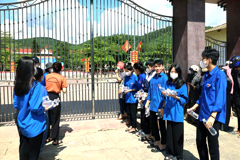 Đoàn viên, thanh niên huyện Minh Hóa tích cực tham gia chương trình  