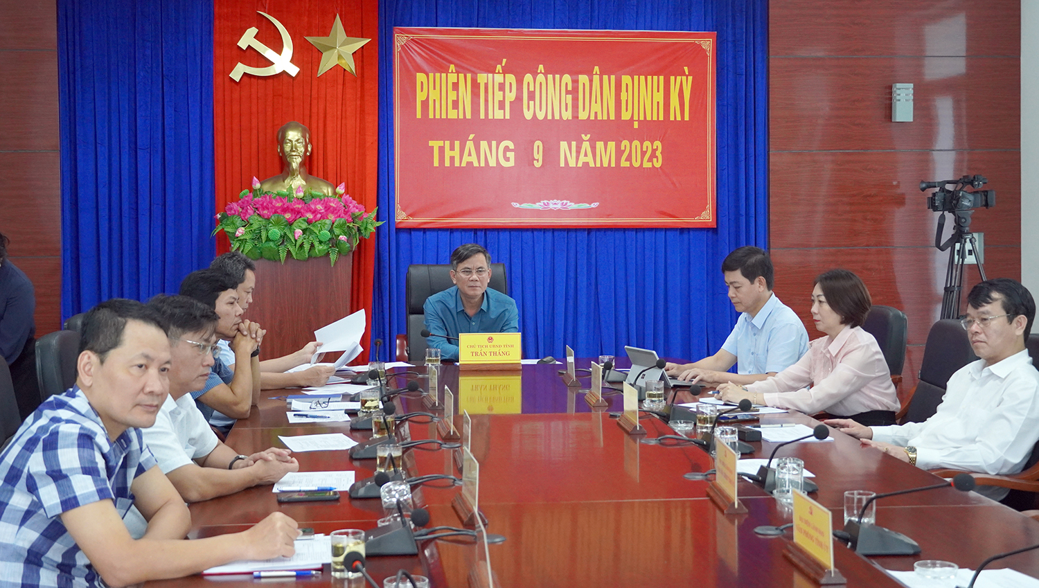 Toàn cảnh phiên tiếp công dân của dồng chí Chủ tịch UBND tỉnh Trần Thắng  