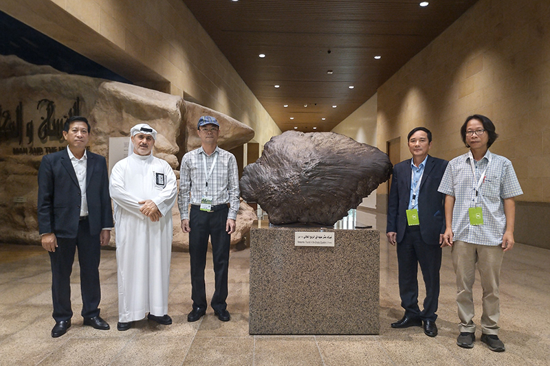 Đoàn Quảng Bình dự lễ khai mạc tại khu triển lãm Quốc gia Al Murabba, Saudi Arabia.