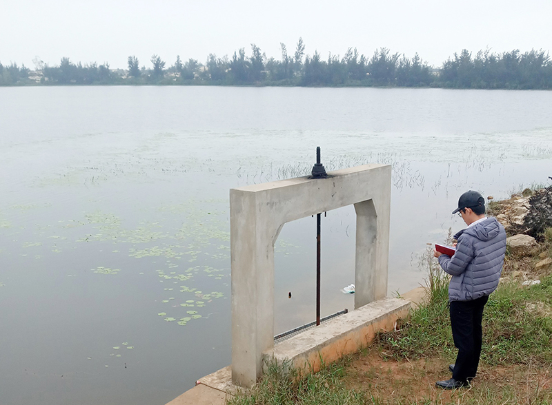 Các hồ chứa nước trên địa bàn huyện Bố Trạch thường xuyên được kiểm tra, đánh giá mức độ an toàn.