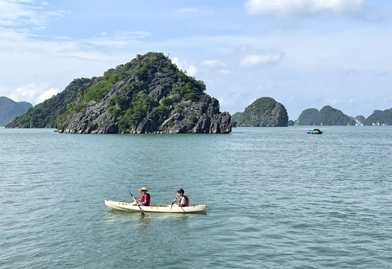  Vịnh Hạ Long.