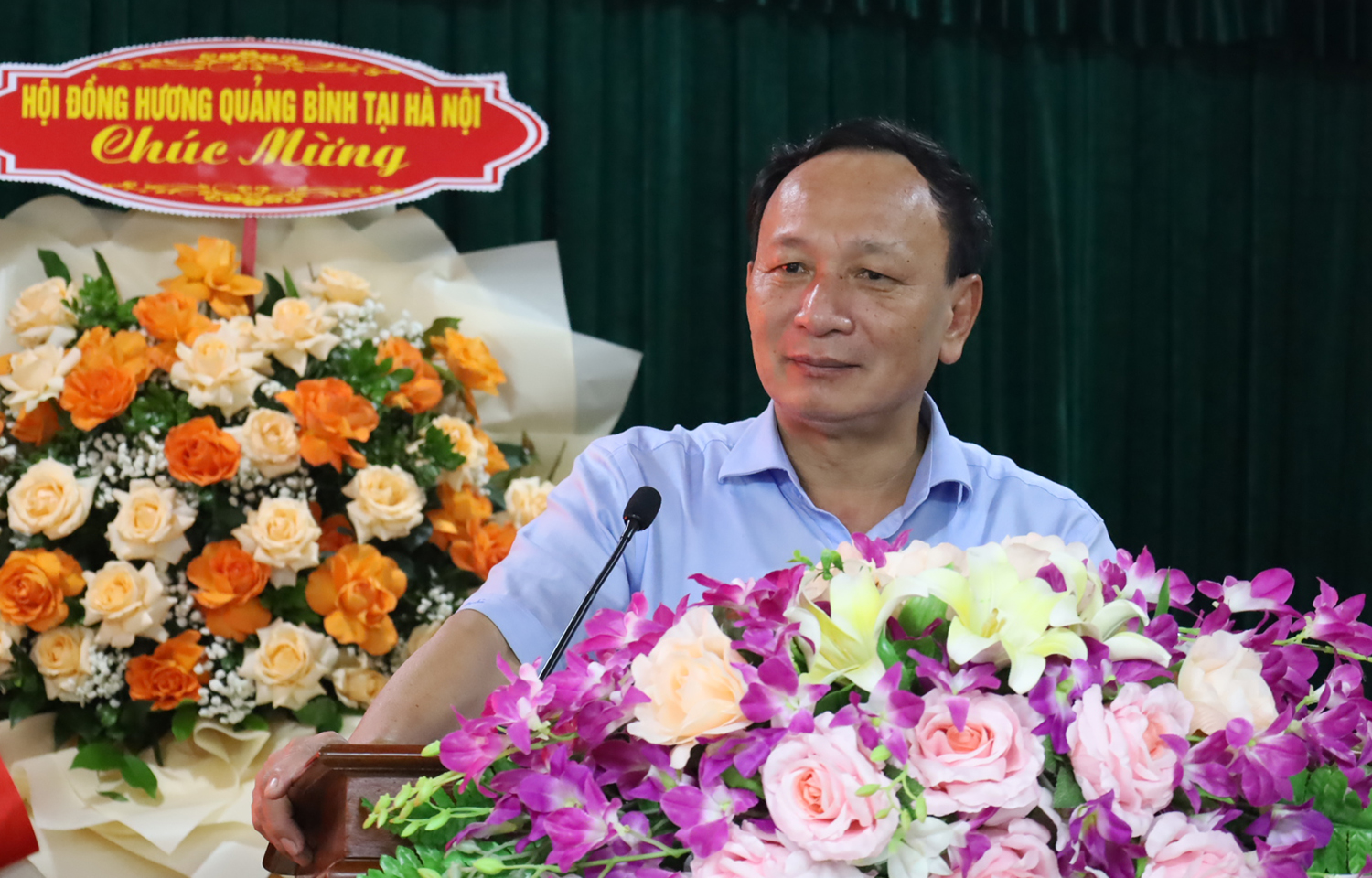 Đồng chí Phó Bí thư Thường trực Tỉnh ủy Trần Hải Châu phát biểu chúc mừng 20 năm thành lập Hội BTBNN tỉnh Quảng Bình. 