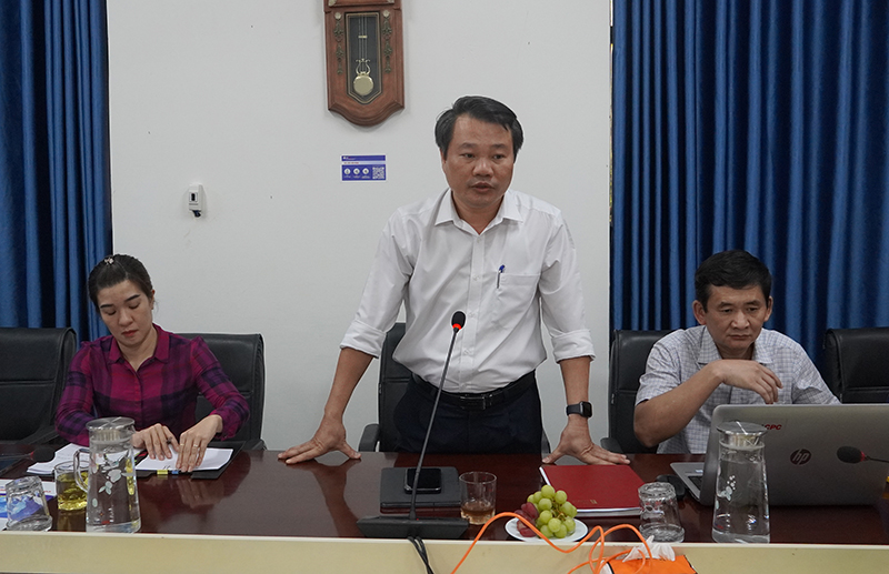 Đại diện lãnh đạo PC Quảng Bình phát biểu tại buổi thông báo.