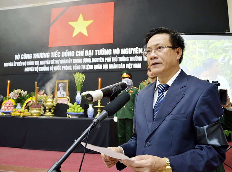 Đồng chí Lương Ngọc Bính đọc điếu văn tại Lễ truy điệu Đại tướng Võ Nguyên Giáp.