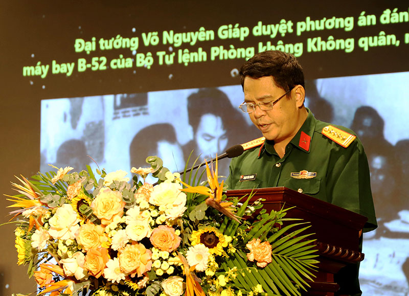 Đại tá Phạm Văn Trường, Giám đốc, Tổng Biên tập NXB Quân đội nhân dân  khai mạc buổi lễ
