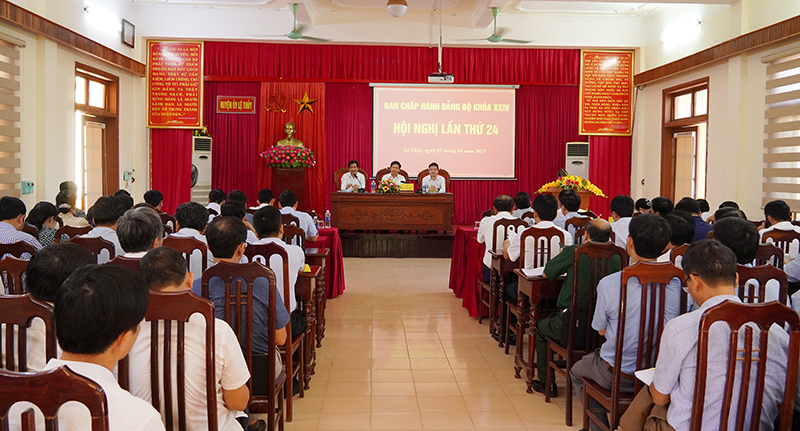 Toàn cảnh hội nghị.