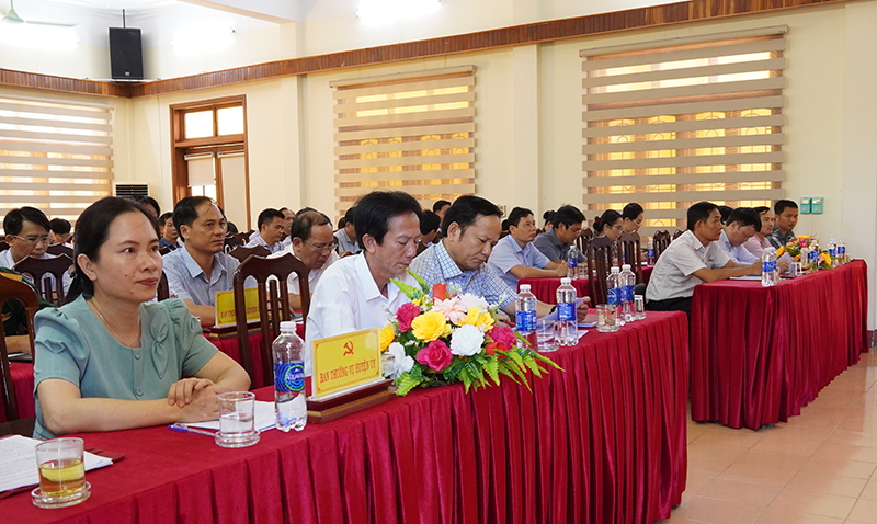Các đại biểu tham dự hội nghị.