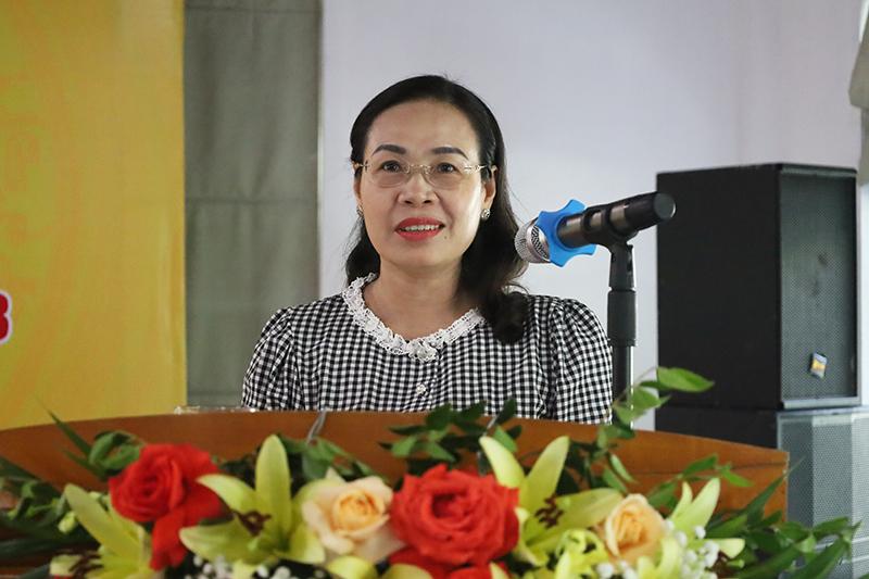  Đồng chí Chủ tịch Ủy ban MTTQVN tỉnh Phạm Thị Hân phát biểu kết luận tại hội nghị.  