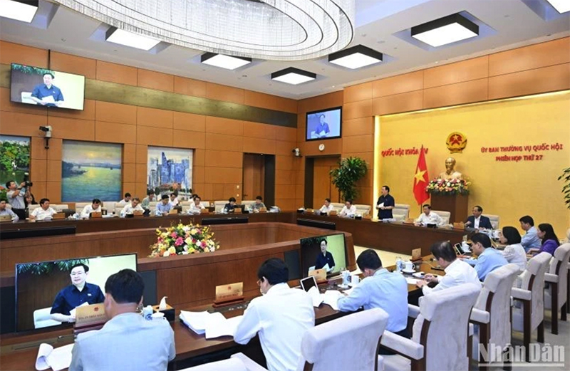 Quang cảnh phiên họp thứ 27 của Ủy ban Thường vụ Quốc hội sáng 11/10. (Ảnh: DUY LINH)