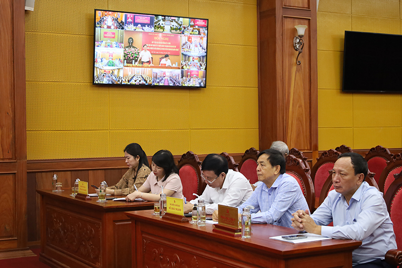 Các đại biểu dự hội nghị tại điểm cầu Quảng Bình.