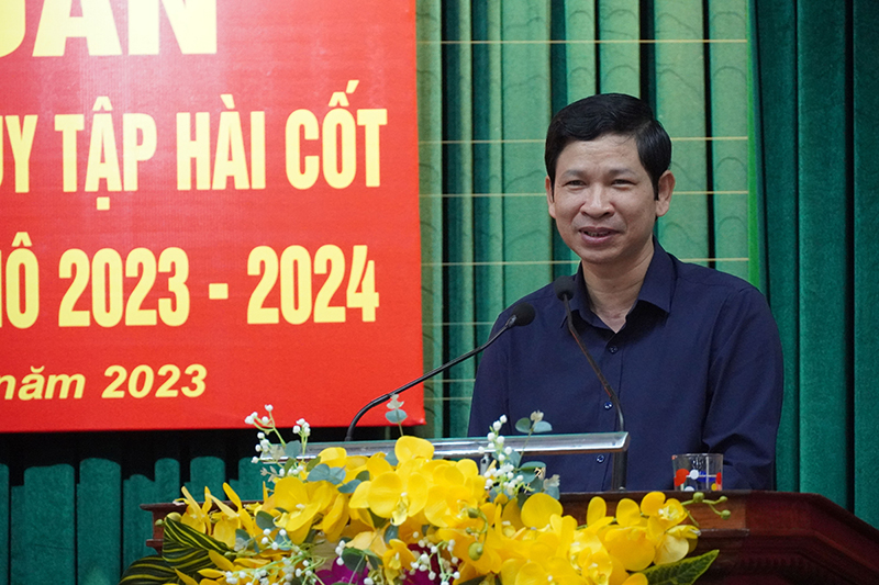 Đồng chí Phó Chủ tịch UBND tỉnh Hồ An Phong phát biểu giao nhiệm vụ tại buổi lễ.