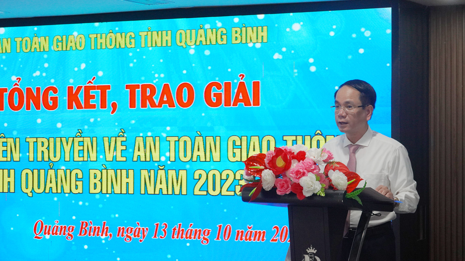 Đồng chí Phó Chủ tịch UBND tỉnh Phan Mạnh Hùng phát biểu tại lễ trao giải.