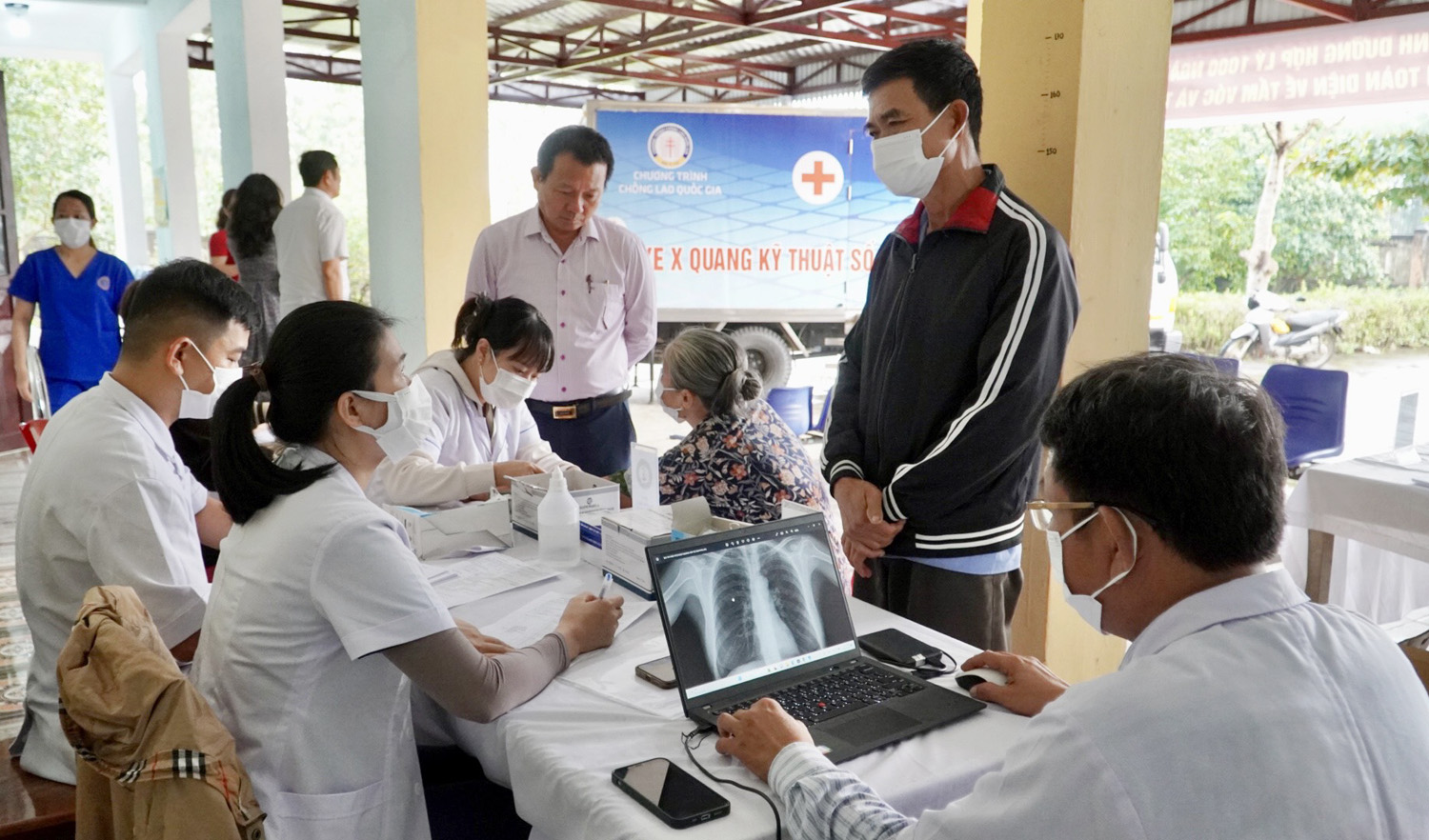 CDC Quảng Bình triển khai chiến dịch khám phát hiện chủ động bệnh lao ngày đầu tiên tại huyện Quảng Trạch.