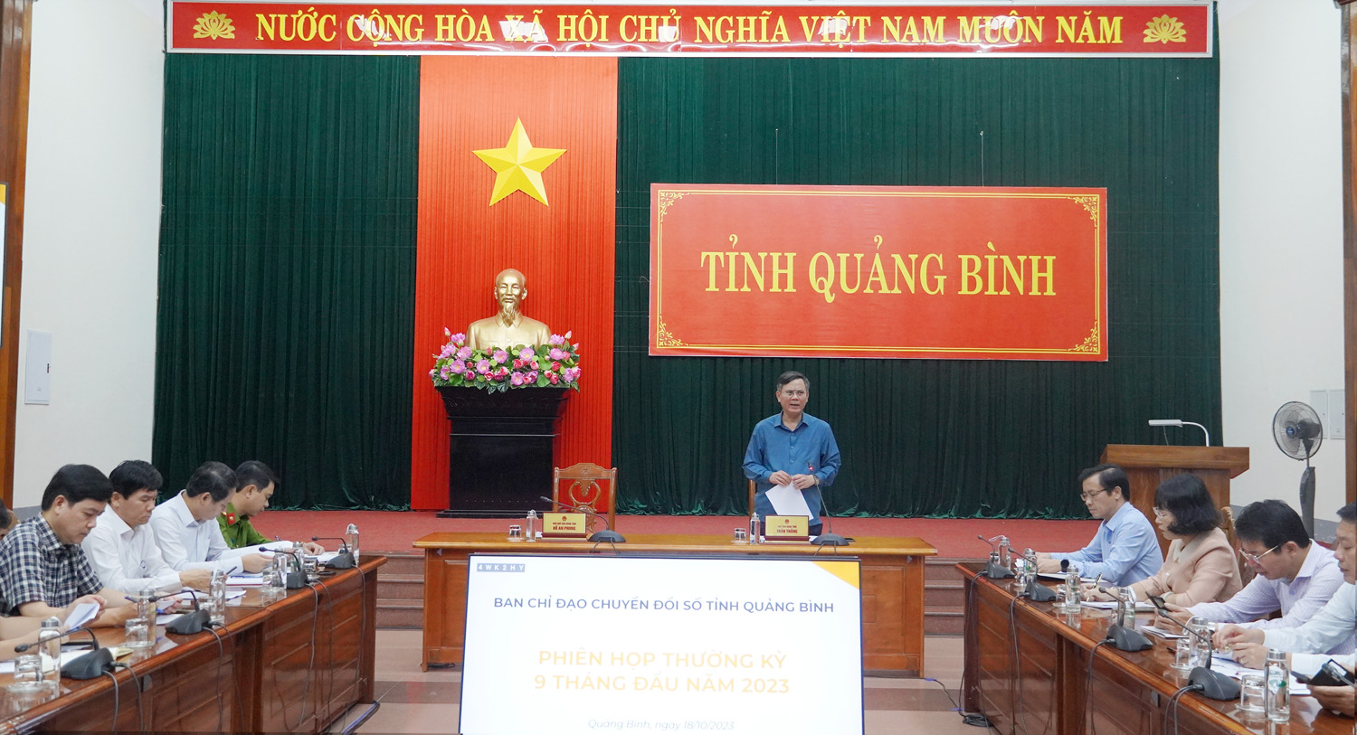 Đồng chí Chủ tịch UBND tỉnh Trần Thắng chủ trì phiên họp quý III.