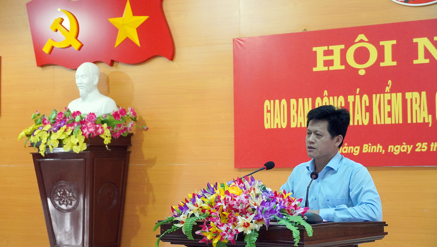 Đồng chí Chủ nhiệm UBKT Tỉnh ủy Lê Văn Bảo phát biểu chỉ đạo tại hội nghị.