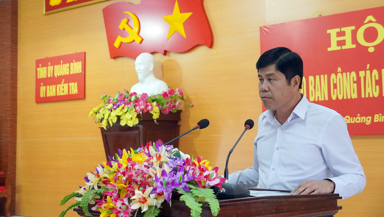 Đồng chí Phó Chủ nhiệm Thường trực UBKT Tỉnh ủy Nguyễn Anh Tuấn phát biểu đánh giá kết quả thực hiện công tác KT, GS.