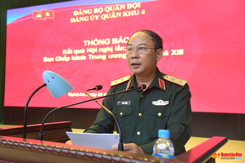 Trung tướng Trần Võ Dũng, Bí thư Đảng ủy, Chính ủy Quân khu 4 thông báo nhanh kết quả Hội nghị lần thứ tám, Ban chấp hành Trung ương khóa XIII.