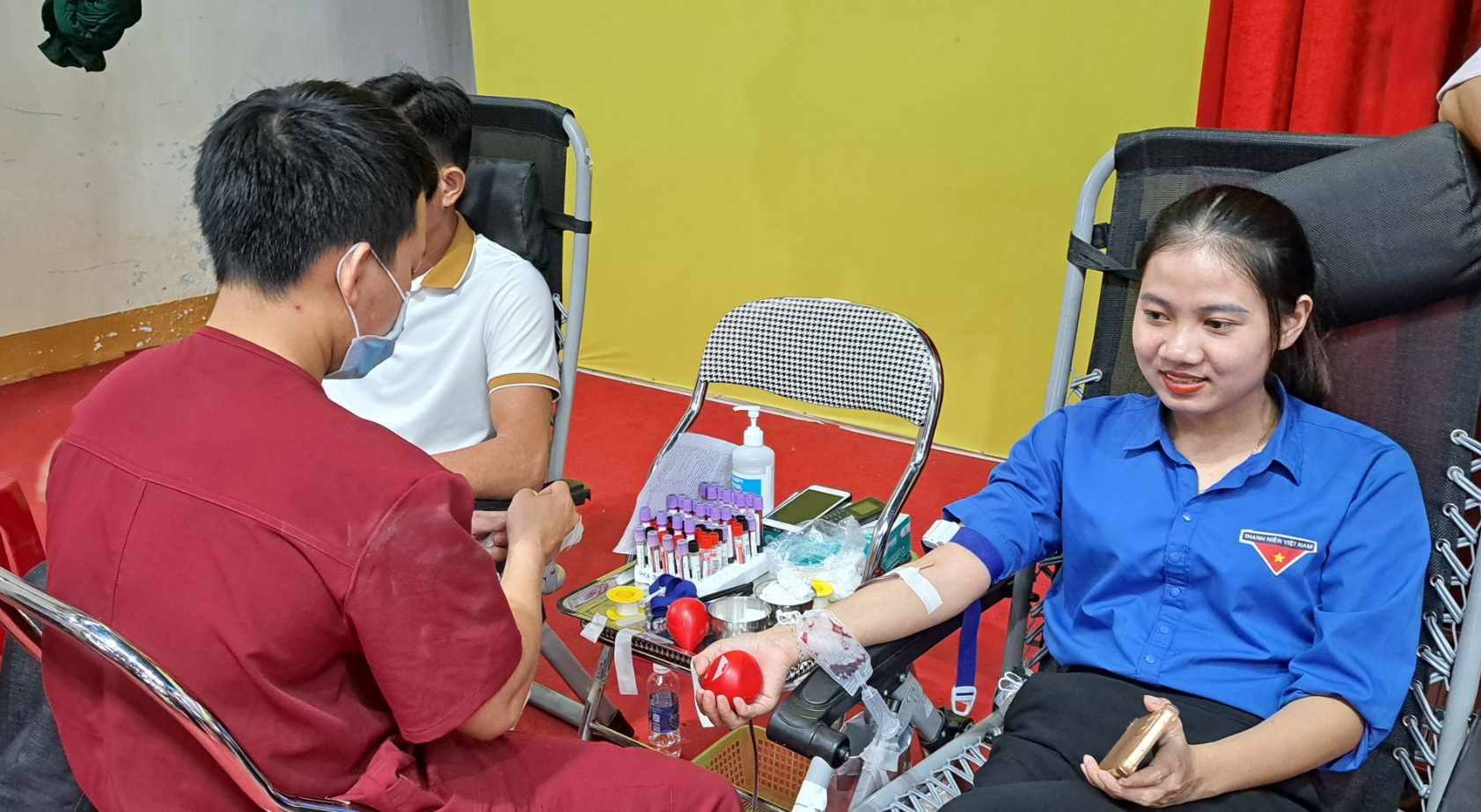 Đoàn viên, thanh niên huyện Lệ Thủy tham gia ngày hội hiến máu tình nguyện năm 2023.