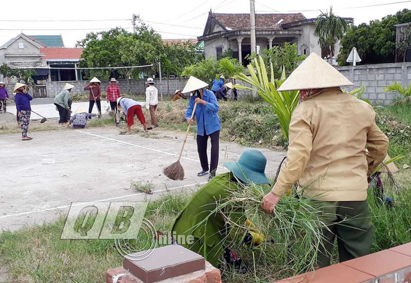 Các cấp hội Nông dân huyện Quảng Ninh duy trì thường xuyên hoạt động vệ sinh môi trường.