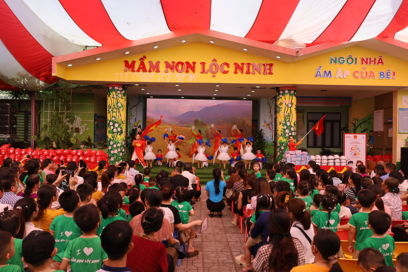 Chương trình có sự tham gia của đông đảo giáo viên, phụ huynh và học sinh Trường mầm non Lộc Ninh.