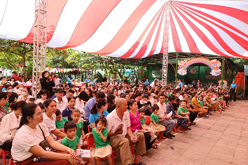 Chương trình thu hút sự tham gia của rất đông phụ huynh, học sinh Trường mầm non Lộc Ninh.