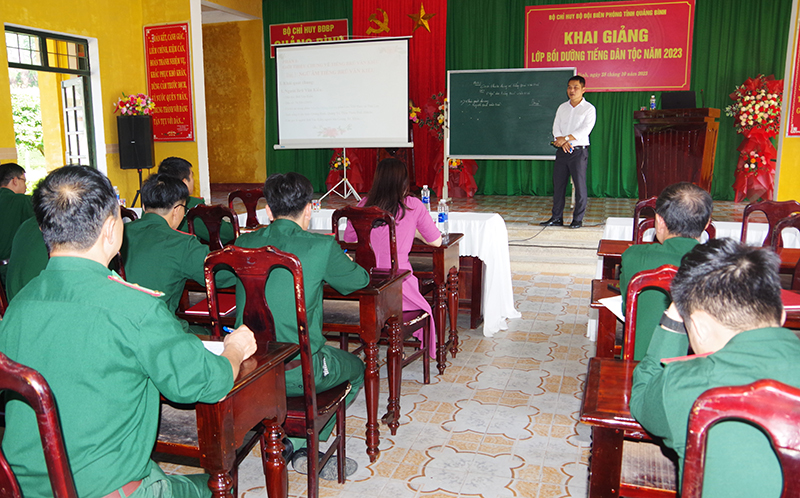 Quang cảnh lễ khai giảng.