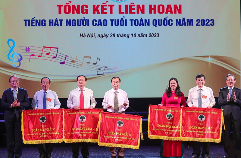 Người Cao tuổi Quảng Bình đạt giải C tại Liên hoan “Tiếng hát Người cao tuổi chung kết năm 2023” tại Hà Nội